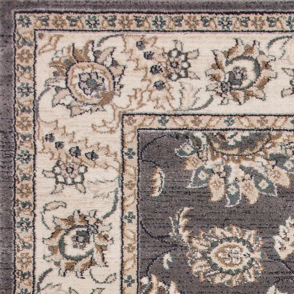 Homeroots 2 ft. x 7 ft. 7 in. Runner Polypropylene Grey & Ivory Area Rug - 353442
