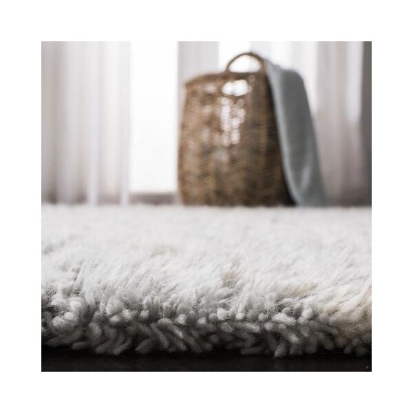 Safavieh 2 ft. 3 in. x 8 ft. Runner Casablanca Hand Tufted RugBlue & Ivory - CSB894B-28