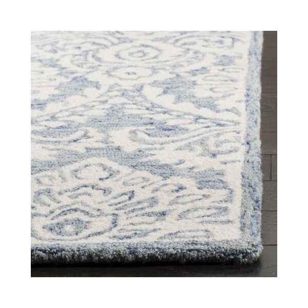 Safavieh Blossom Hand Tufted Square RugBlue & Ivory 6 x 6 ft. - BLM106M-6SQ