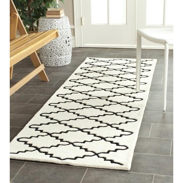 Safavieh Chatham Hand Tufted Round Rug- Ivory - Black- 7 x 7 ft. - CHT721A-7R