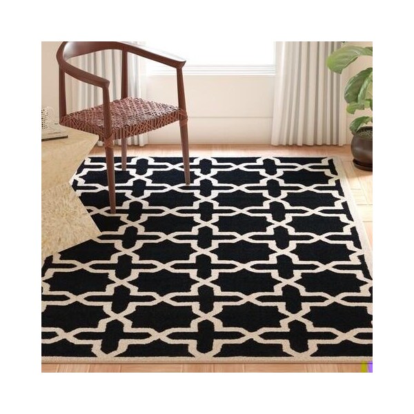 Safavieh Cambridge Hand Tufted Runner RugBlack & Ivory 2 ft.-6 in. x 6 ft. - CAM125E-26