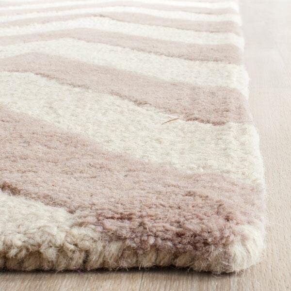 Safavieh Cambridge Hand Tufted Runner Rug- Beige - Ivory- 2 ft. 6 in. x 4 ft. - CAM139J-24