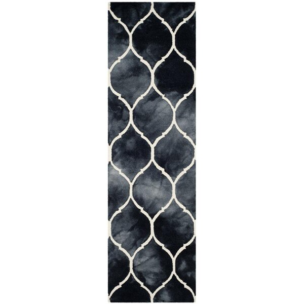 Safavieh 2 ft. 3 in. x 8 ft. Runner Dip Dye Hand Tufted RugGraphite & Ivory - DDY685J-28