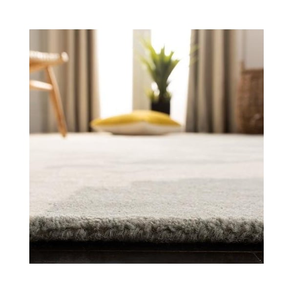 Safavieh Bella Hand Tufted Accent Rug- Grey - Ivory- 2 x 3 ft. - BEL115D-2