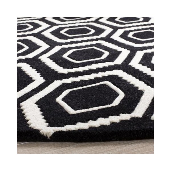 Safavieh Chatham Hand Tufted Small Rectangle Rug- Black - Ivory- 4 x 6 ft. - CHT731K-4