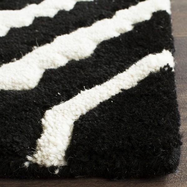 Safavieh Chatham Hand Tufted Small Rectangle Rug- Black - Ivory- 4 x 6 ft. - CHT731K-4