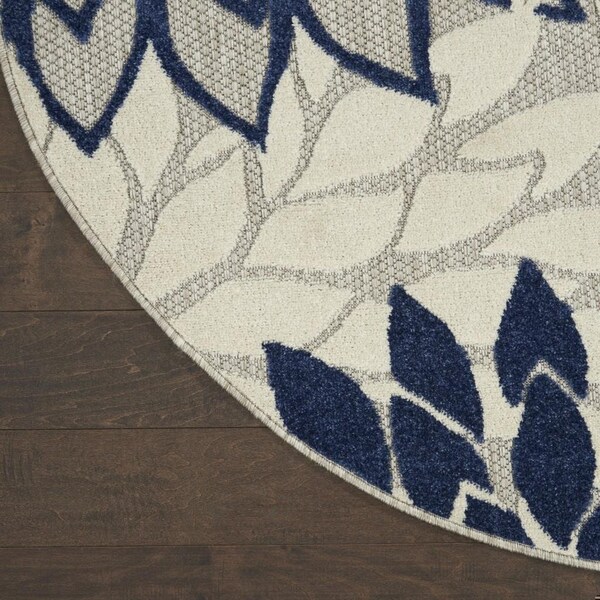 Homeroots 4 ft. Round Ivory & Navy Indoor & Outdoor Area Rug - 384832
