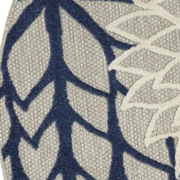Homeroots 4 ft. Round Ivory & Navy Indoor & Outdoor Area Rug - 384832
