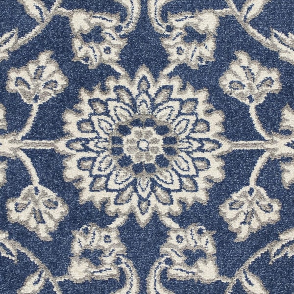 Homeroots 3 ft. 3 in. x 4 ft. 11 in. UV-Treated Polypropylene Denim Area Rug - 353454