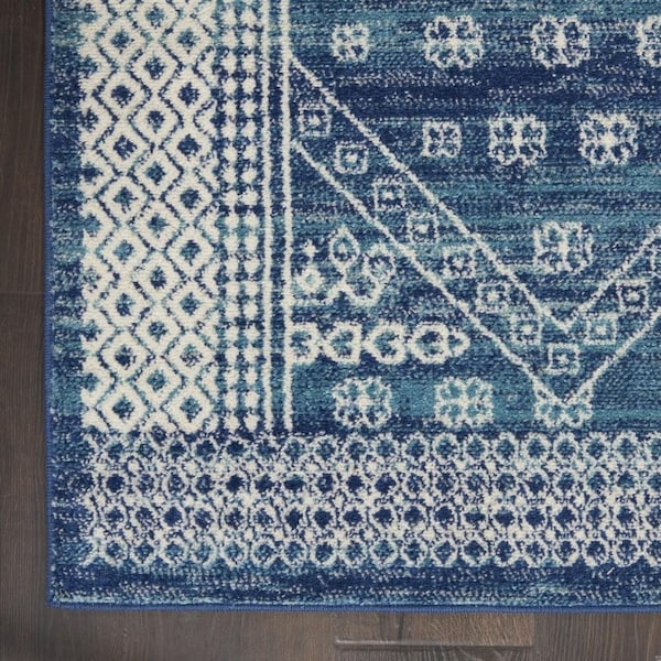 Homeroots 2 x 3 ft. Navy Blue & Ivory Persian Motifs Scatter Area Rug - 385602