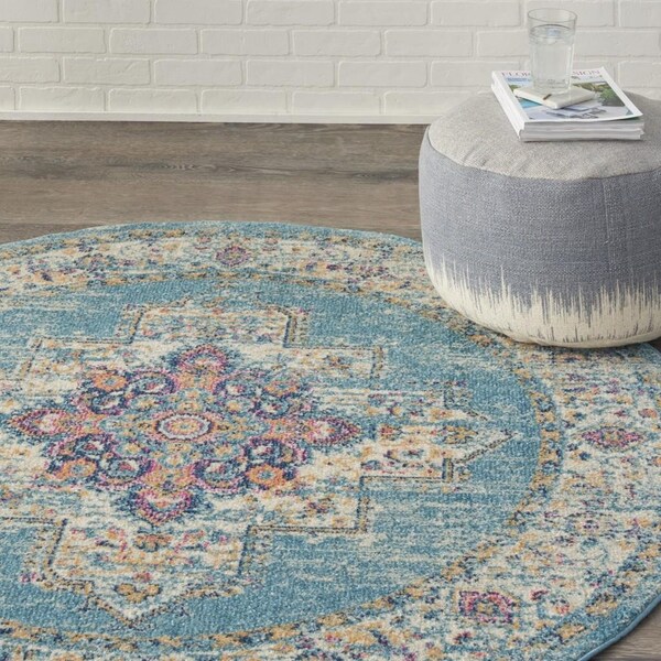 Homeroots 4 ft. Round Light Blue Distressed Medallion Area Rug - 385333