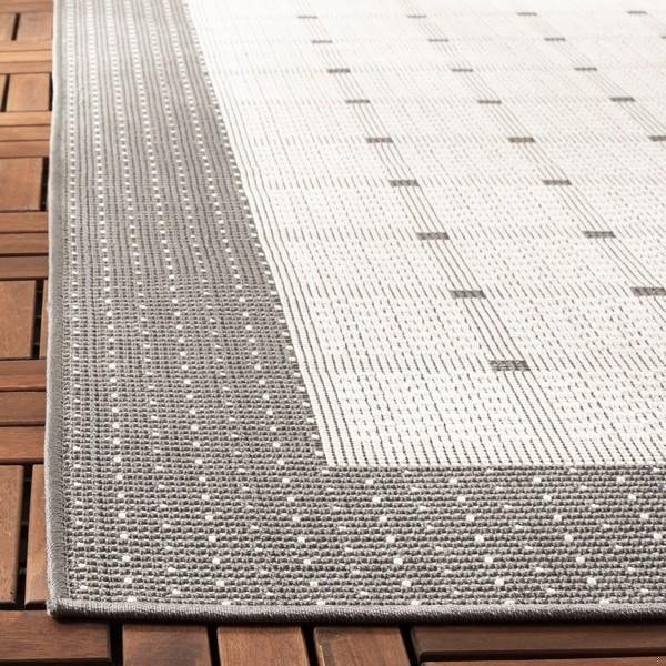 Safavieh 6 ft. 7 in. x 6 ft. 7 in. Bermuda 800 Power-Loomed Round Rug Gray & Ivory - BMU801F-7R