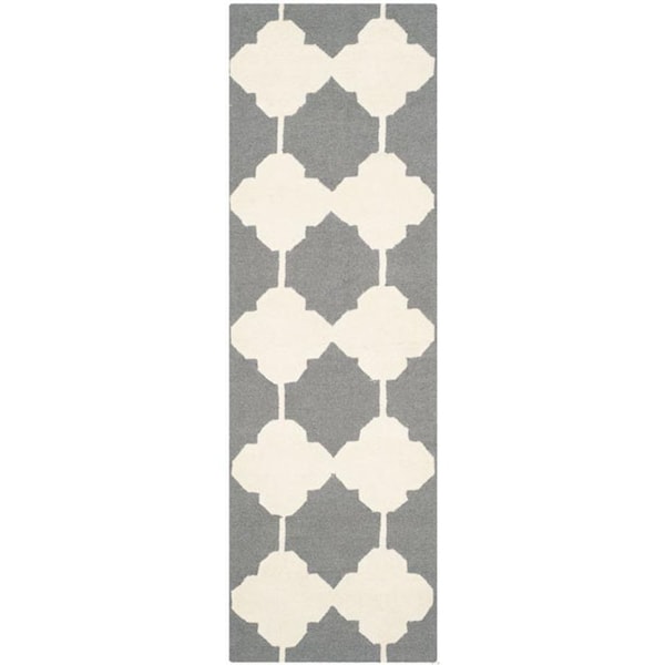 Safavieh Cambridge Hand Tufted Rectangle Rug- Dark Grey - Ivory- 2 x 3 ft. - CAM719D-2