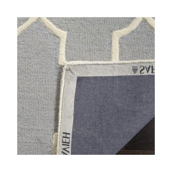 Safavieh Cambridge Hand Tufted Accent Rug, Silver and Ivory - 2 x 3 ft. - CAM134D-2