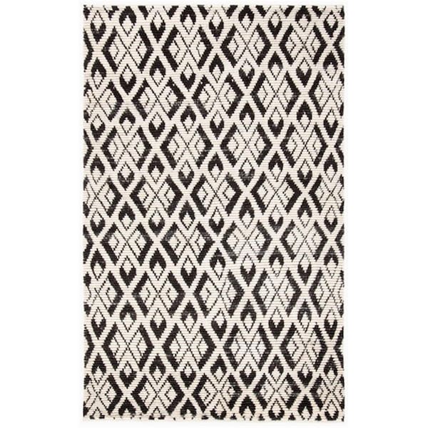 Safavieh 5 x 8 ft. Tibetan Contemporary Rectangle Hand Knotted Area Rug, Ivory & Black - TIB606A-5