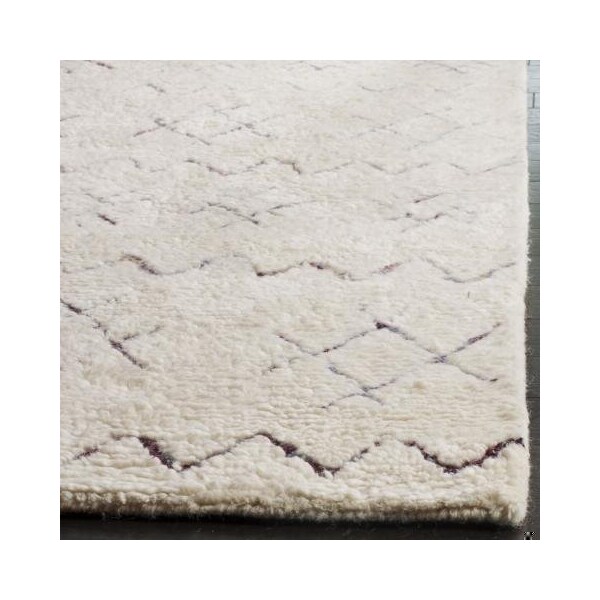 Safavieh 4 x 6 ft. Casablanca Hand Tufted Small Rectangle Area RugIvory & Multicolor - CSB213A-4