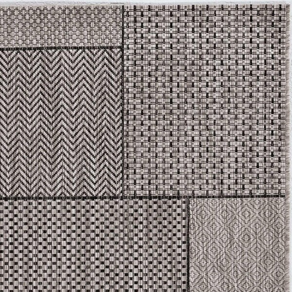 Homeroots 47 x 31 in. Grey Polypropylene Rug - 375257