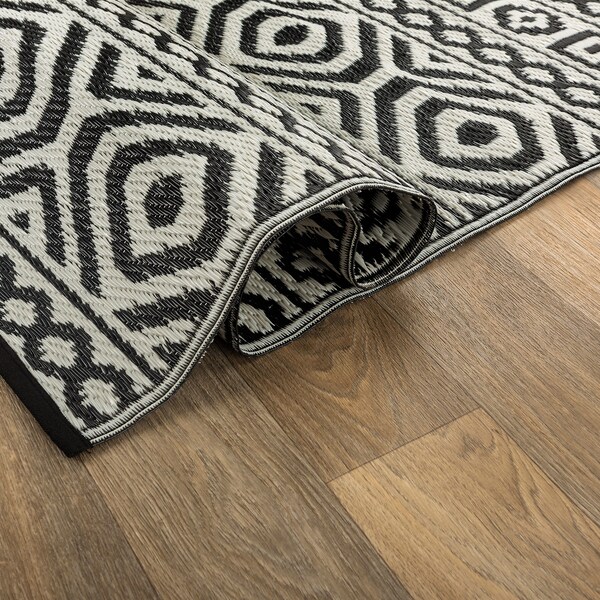 World Rug Gallery Contemporary Geometric Reversible Plastic 5' X 7' Black Outdoor Rug - 6059BLACK5X7