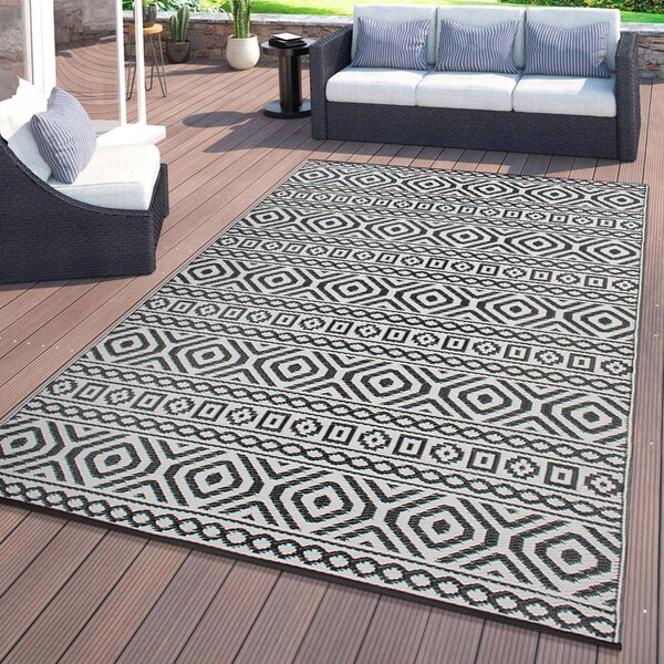 World Rug Gallery Contemporary Geometric Reversible Plastic 5' X 7' Black Outdoor Rug - 6059BLACK5X7