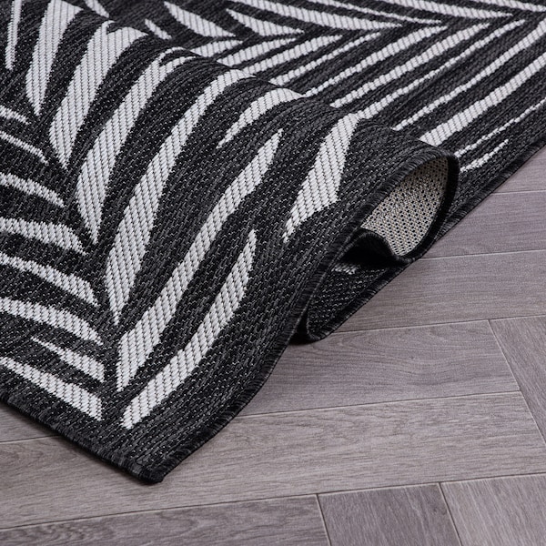 World Rug Gallery Contemporary Palm Leaf Textured Flat Weave Indoor/Outdoor Area Rug 5' x 7' Black - 118BLACK5X7