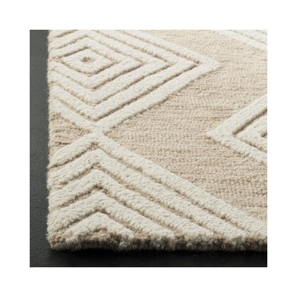 Safavieh 4 x 6 ft. Contemporary Blossom Hand Tufted Area RugBeige & Ivory - BLM111B-4