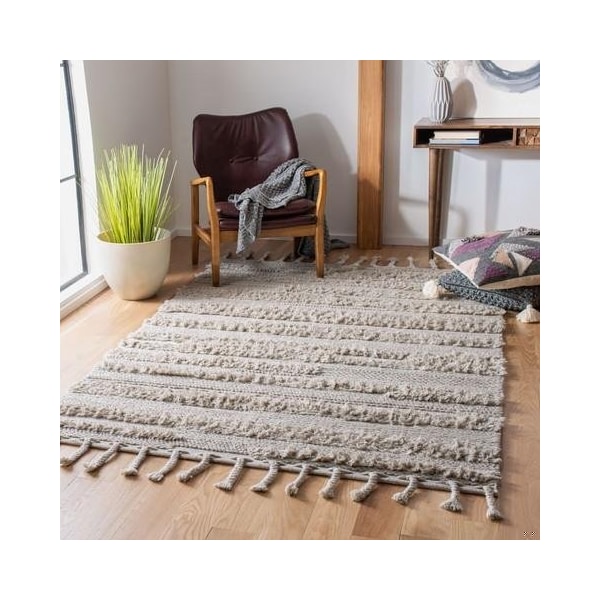 Safavieh 4 x 6 ft. Casablanca Rectangle Hand Loomed Wool RugGrey - CSB450H-4