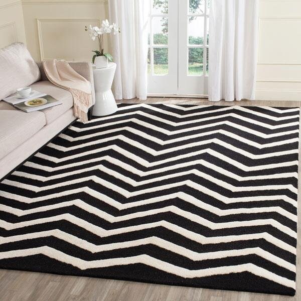 Safavieh Cambridge Hand Tufted Rectangle RugBlack & Ivory 5 x 8 ft. - CAM714K-5