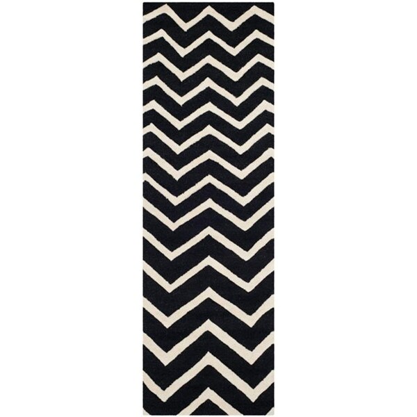 Safavieh Cambridge Hand Tufted Rectangle RugBlack & Ivory 5 x 8 ft. - CAM714K-5