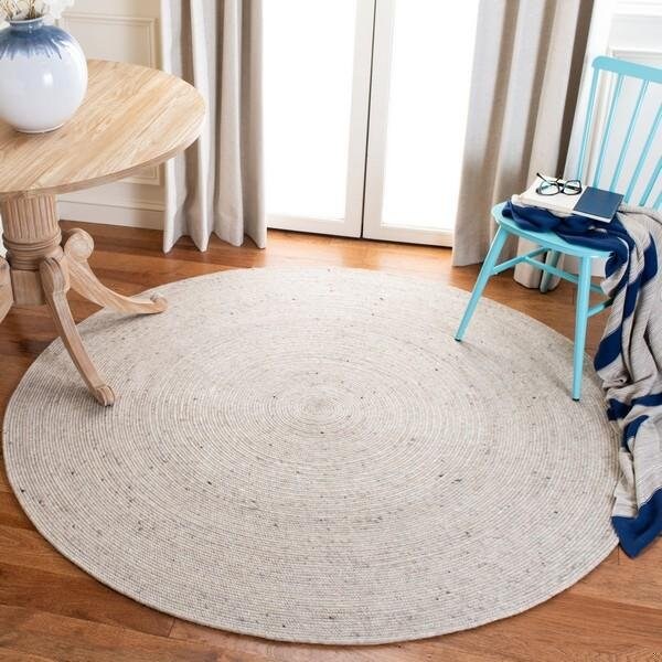 Safavieh 3 x 3 ft. Braided Hand Woven Round RugBeige - BRD901B-3R