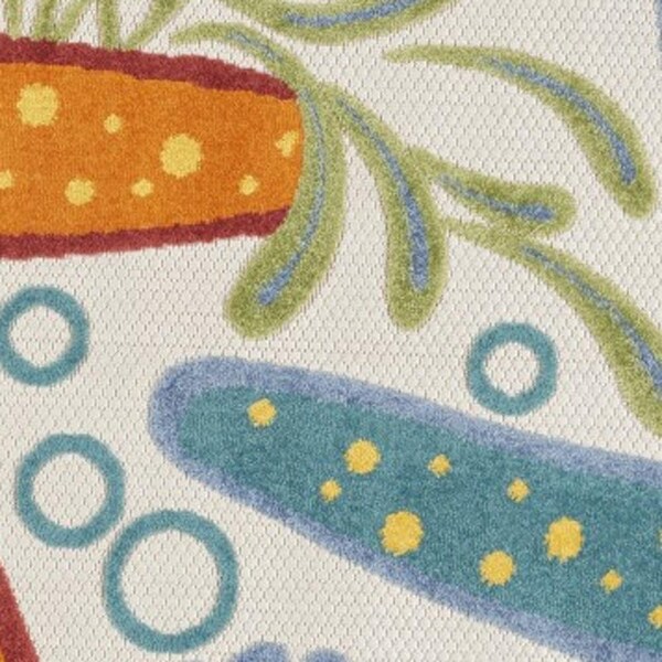 Homeroots 5 ft. Round Multi Color Indoor & Outdoor Area Rug - 385091