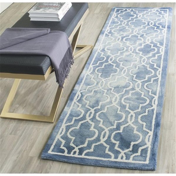 Safavieh Dip Dye Hand Tufted Runner Rug- Blue - Ivory- 2 ft. 3 in. x 6 ft. - DDY539K-26