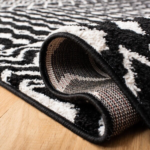 Safavieh 5 x 5 ft. Tulum 200 Power Loomed Square RugBlack & Ivory 0.39 in. - TUL270Z-5SQ