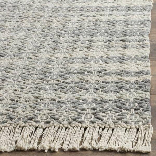 Safavieh 3 x 5 ft. Small Rectangle Boston Tufted Rug, Grey and Ivory - BOS707A-3