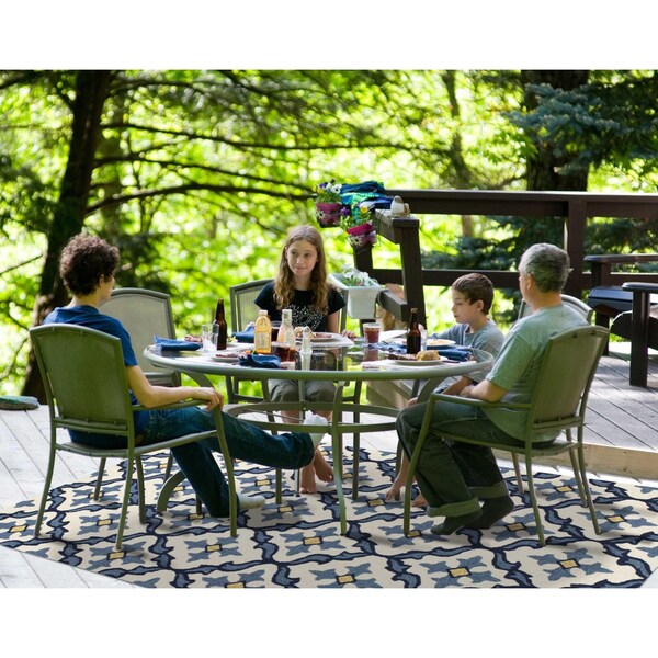 Homeroots 2 ft. x 3 ft. UV-Treated Polypropylene Ivory & Blue Area Rug - 353297