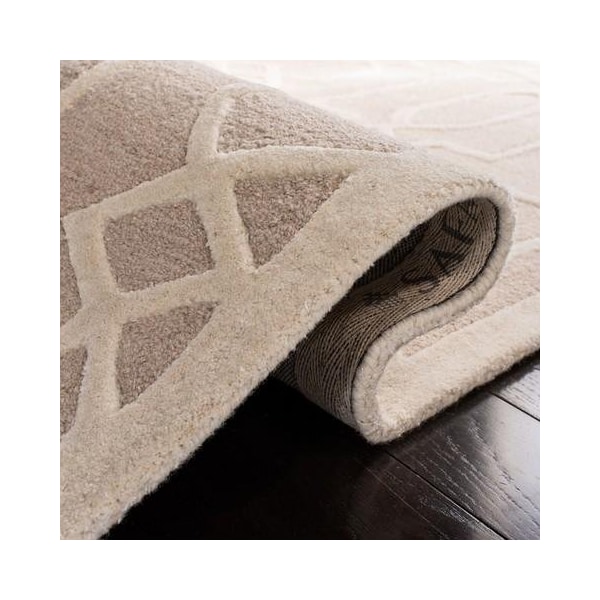 Safavieh Bella Hand Tufted Runner Rug, Sand and Ivory - 2 ft.-3 in. x 7 ft. - BEL138C-27