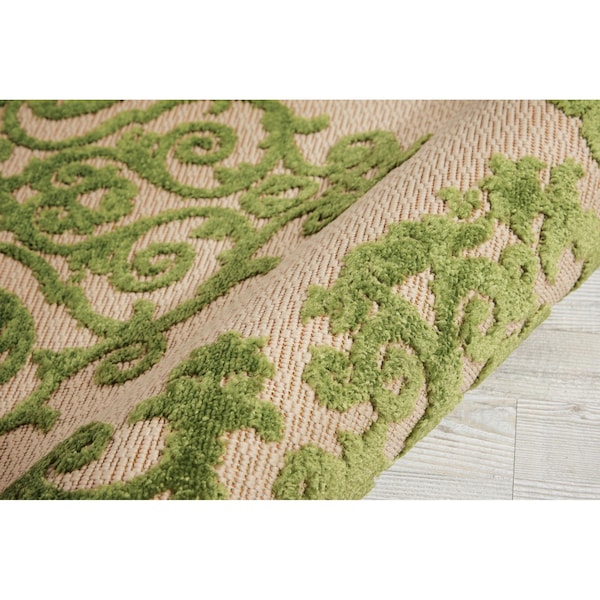 Homeroots 3 x 4 ft. Green Medallion Indoor & Outdoor Area Rug - 384736