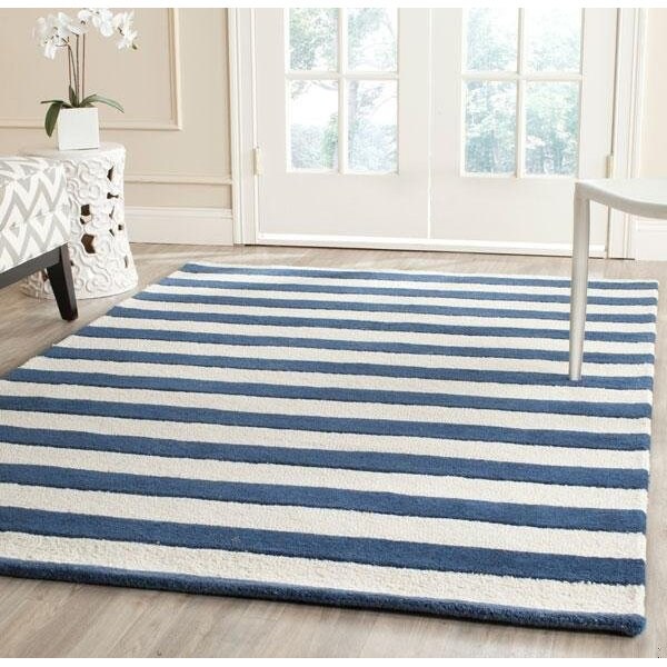 Safavieh Cambridge Hand Tufted Accent Rug- Navy - Ivory- 2 x 3 ft. - CAM154B-2