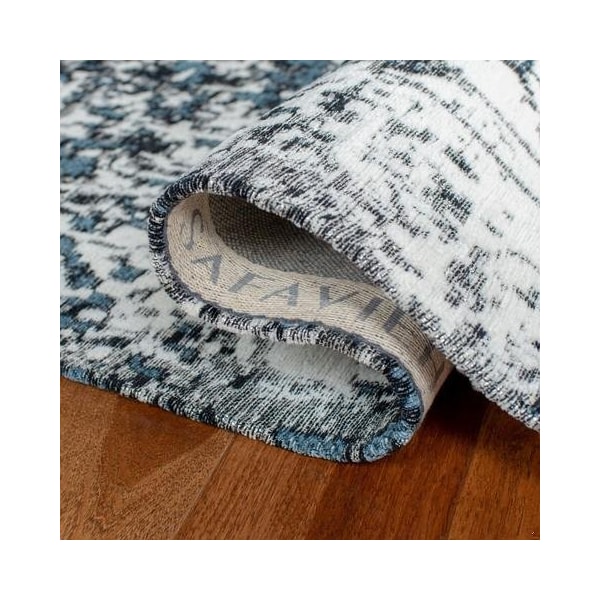 Safavieh 5 x 8 ft. Classic Vintage Rectangle Power Loomed Rug Navy & Ivory - CLV703N-5