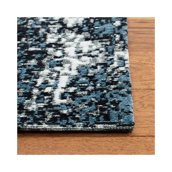 Safavieh 5 x 8 ft. Classic Vintage Rectangle Power Loomed Rug Navy & Ivory - CLV703N-5