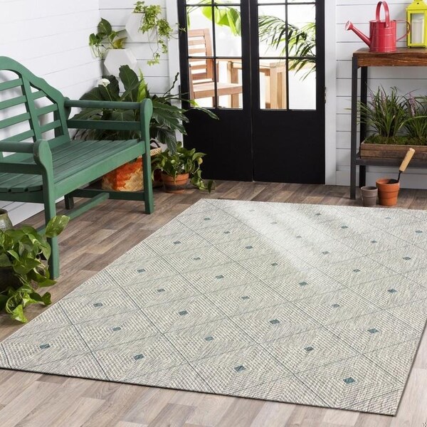Homeroots 5 x 8 ft. Blue Diamonds Indoor & Outdoor Area Rug - 396239