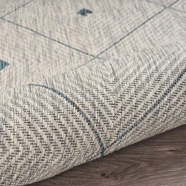 Homeroots 5 x 8 ft. Blue Diamonds Indoor & Outdoor Area Rug - 396239