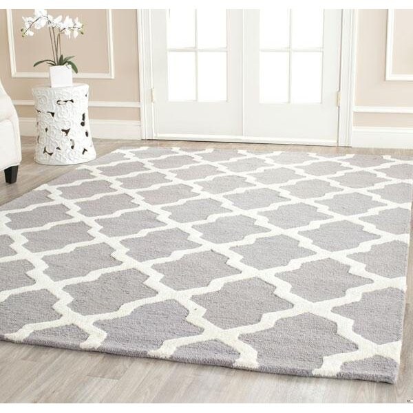 Safavieh 4 x 4 ft. Round Transitional Cambridge- Silver and Ivory Hand Tufted Rug - CAM121D-4R