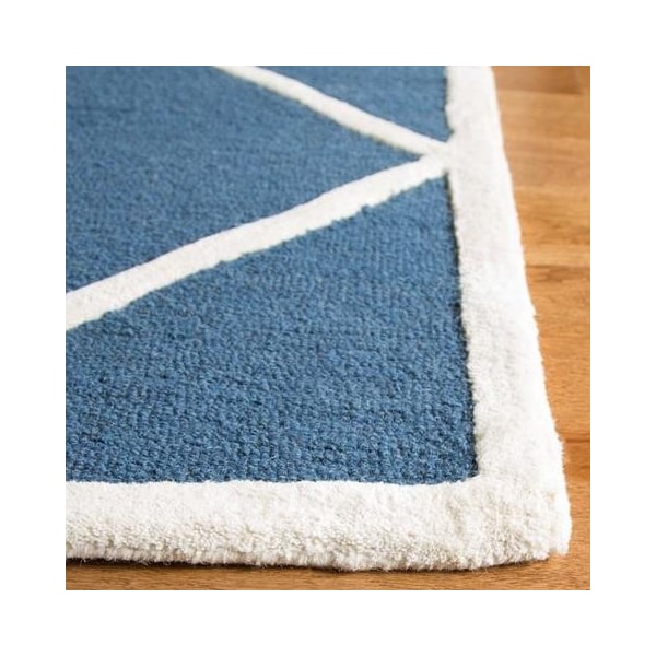 Safavieh Cambridge Hand Tufted Rectangle Rug- Navy - Ivory- 3 x 5 ft. - CAM136G-3