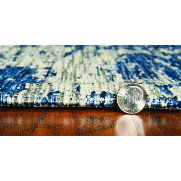 Homeroots 5 ft. 3 in. x 7 ft. 7 in. UV-Treated Polypropylene Grey & Denim Area Rug - 353955