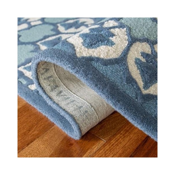 Safavieh 2 x 3 ft. Bellagio Hand Tufted Rug, Accent - Ivory and Blue - BLG610G-2