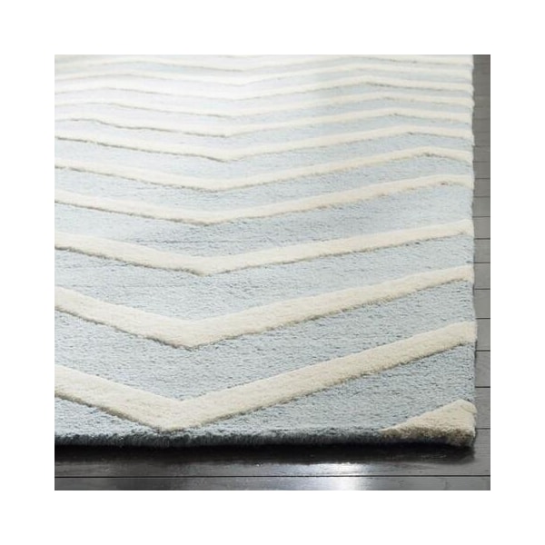 Safavieh Cambridge Hand Tufted Rectangle RugBlue & Ivory 6 x 9 ft. - CAM714B-6