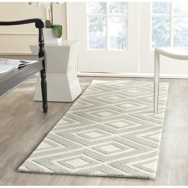Safavieh 2 ft.-3 in. x 7 ft. Chatham Hand Tufted Runner RugGrey & Ivory - CHT742E-27