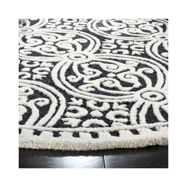 Safavieh 4 x 4 ft. Cambridge Hand Tufted Round Area RugBlack & Ivory - CAM123E-4R