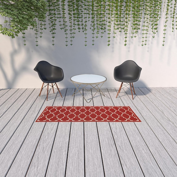 Homeroots 2 x 8 ft. Red & Ivory Trellis Indoor & Outdoor Runner Rug - 388659
