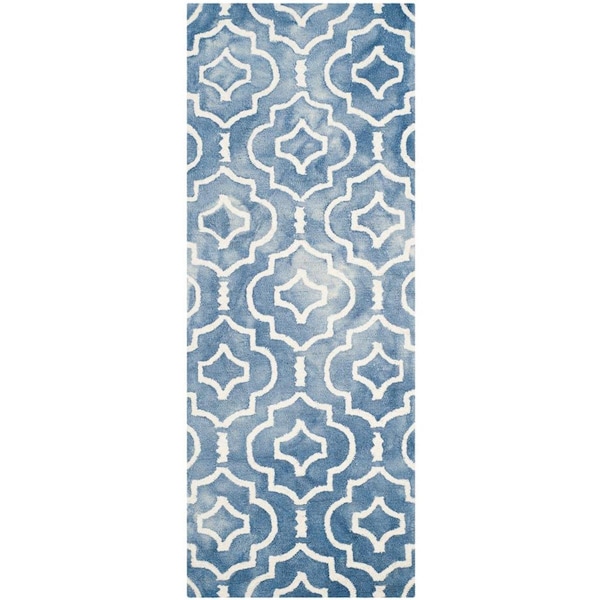 Safavieh Dip Dye Hand Tufted Runner Rug- Blue - Ivory- 2 ft. 3 in. x 6 ft. - DDY538K-26